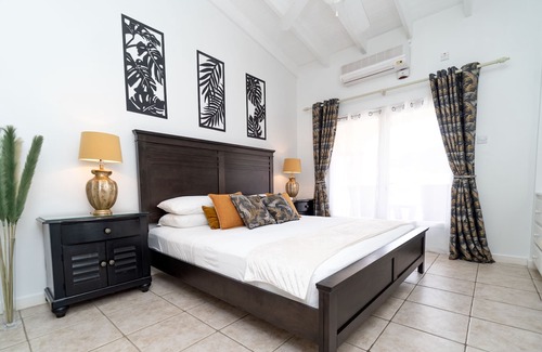 Rodney Bay Villa | Luxurious 2BR w/sea view. Speedboat tour, chef, masseuse incl. in nightly rate.