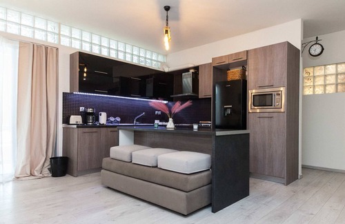 Dafni-Ymittos Apartment | Luxurious 3 Bd Modern Apt in Dafni