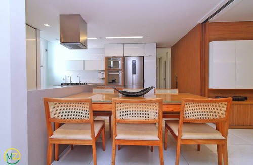 Leblon Apartment | Luxurious 3 bdrm apartment in Leblon for 8 people
