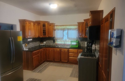 Savanna la Mar Apartment | Luxurious 3 beds, 2 bath with all amenities