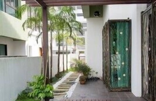 Batu Ferringhi Villa | Luxurious 3-storey Beach Villa