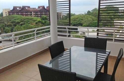 Batu Ferringhi Villa | Luxurious 3-storey Beach Villa