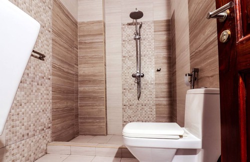 Msasani Apartment | Luxurious 3BR apartment w/pool, gym & fast wifi