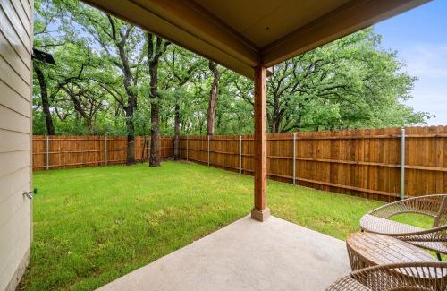 Denton House | Luxurious 4 Bed Duplex Getaway!