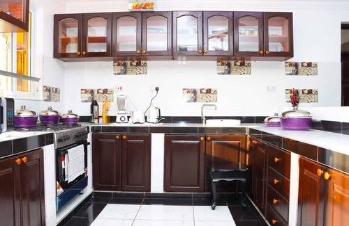 Mombasa Apartment | luxurious 4 bedroom house with Jaccuzi and movie room in Mombasa Bamburi Utange