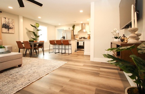 Sandtown House | Luxurious 4 Bedrooms with 5 Beds and 3 Bath within Cascade neighborhood