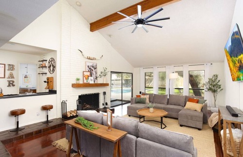 Woods of Shavano House | Luxurious 4BR 3BA with Private Relaxing Pool