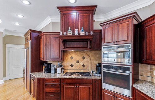 Bloomfield House | Luxurious 5-Bed Escape in Heart of Bourbon Trail