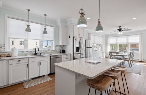 Hampton House | Luxurious 5-bedroom home steps from Hampton Beach & all entertainment