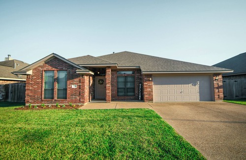 Wellborn House | Luxurious 5BR/3BA house in the heart of College Station