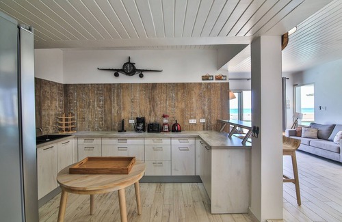 Beacon Hill Villa | Luxurious 6-bedroom Beach Front villa in Beacon Hill