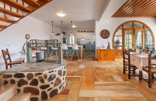 Papadhianika Villa | Luxurious 6-bedroom villa with large sea-view balconies, near Monemvasia & Mani