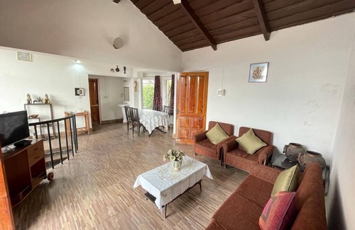 Majkhali House | Luxurious 7BHK Bungalow @ Ranikhet by Planacation