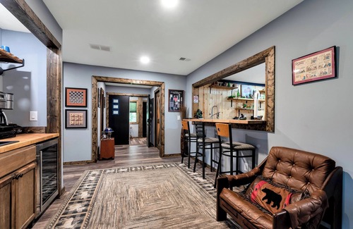 Talking Rock Cottage | Luxurious 8-bedroom mountain resort with infinity pool, fire pit & much more
