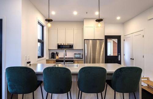 Tremblant-Les-Eaux Condo | Luxurious and beautiful new condo, Tremblant-Les-Eaux- 4 rooms- up to 10 people!