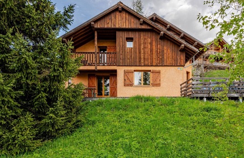 Villard-Reculas Ski Chalet | Luxurious and cozy chalet - right on the slopes - free WiFi&Netflix- Alpe d'Huez