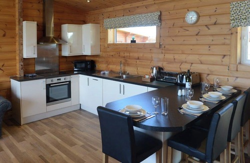 Hollym Ski Chalet | Luxurious and contemporary Finnish log lodge.