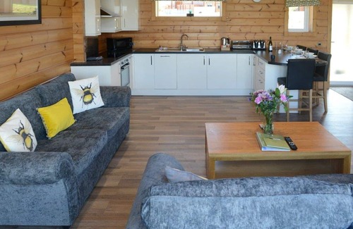 Hollym Ski Chalet | Luxurious and contemporary Finnish log lodge.