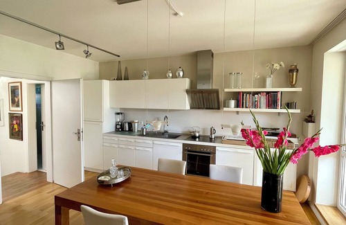 Dresdner Heide Apartment | Luxurious and light-flooded balcony apartment near forest. Central and relaxing