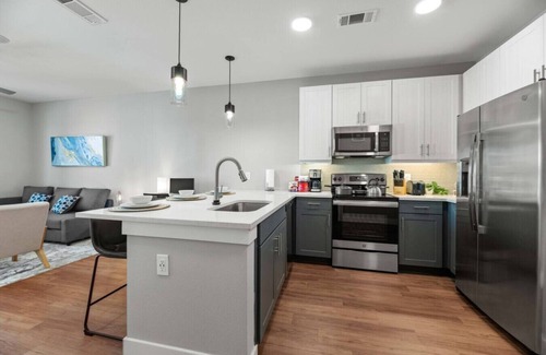 Fort Worth Apartment | Luxurious and Modern 1BR Apt with Pool & Gym
