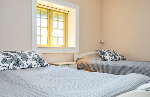Vastra Nashulta House | Luxurious and well-maintained cottage with spacious terrace.