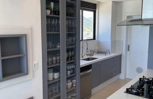 Centro Apartment | Luxurious Apartment with Sea Views and Itapema Beach Views