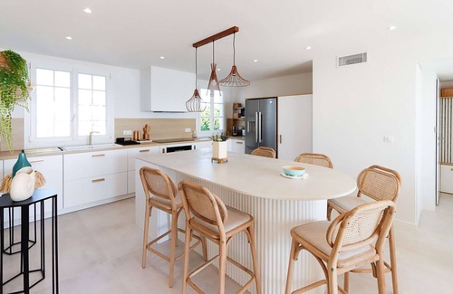 Port Grimaud Apartment | Luxurious apartment on the beach - Seaview - A/C, WIFI - Linen included