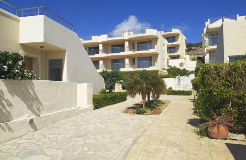 Lithinai House | Luxurious apartment 300 m from the beach, air-conditioned, 2 large pools, sea view