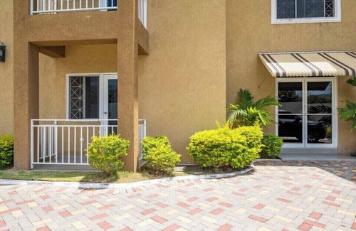 Camperdown Apartment | Luxurious Apt With a View/24 Hr Security Monitoring/Free Wifi