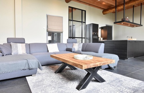Dwingeloo House | Luxurious authentic holiday farm with a hot tub