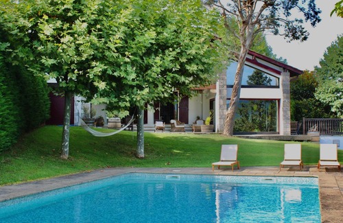 Behobie Villa | Luxurious Basque villa with Rhune views and large garden