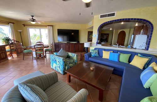 Puerto Aventuras Condo | Luxurious beachfront condo on Riviera Maya, 2 bdrm, large balconies, 1575 sq ft