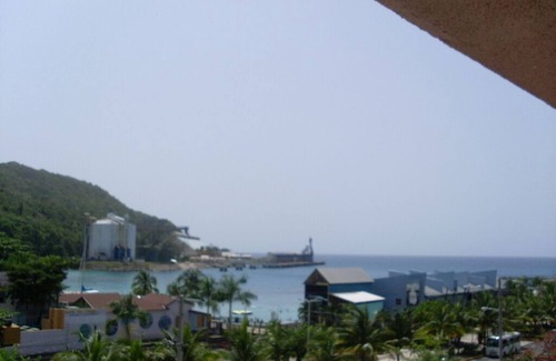 Ocho Rios Apartment | Luxurious beach front self-catering apartment in the heart of Ocho Rios Jamaica