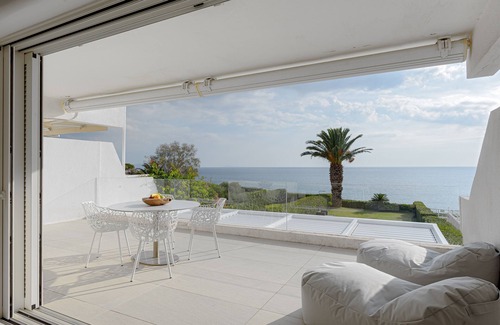Kropia Villa | Luxurious Beachfront Villa Maira