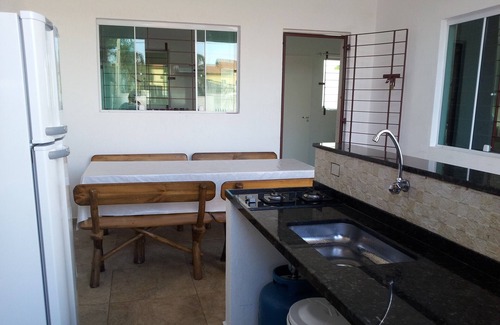 Raul Cury House | Luxurious beachfront, air cond, pisc, chur, f. Pizza.