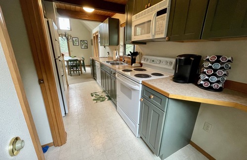 Hoodsport House | Luxurious Cabin Style Lake House walking distance to Lake Cushman