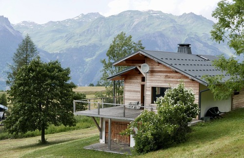 Aime Ski Chalet | Luxurious chalet 12/16pp 250M2 La Plagne renovated in 2013. Ski in - ski out