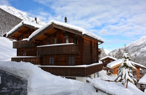 Saas-Fee Ski Chalet | luxurious chalet with glorious glacier views