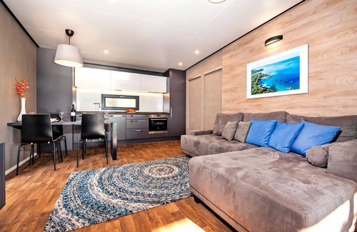 Bale Ski Chalet | Luxurious chalet with two bathrooms and sea view