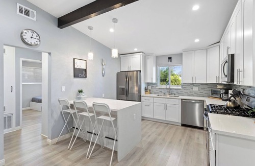 Moreno Valley House | Luxurious & Charming 4BR Getaway in Moreno Valley