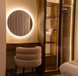 Al-Hamra'a Apartment | Luxurious cinema studio near the sea with self check-in