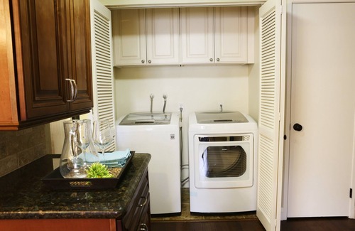 Anaheim Resort Condo | Luxurious Condo: 1/4mi Walk2Disney, Comm. Pool/Spa