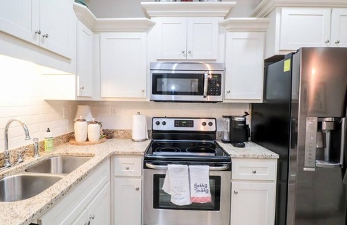 Oxford Condo | Luxurious condo minutes from Ole Miss & the Square