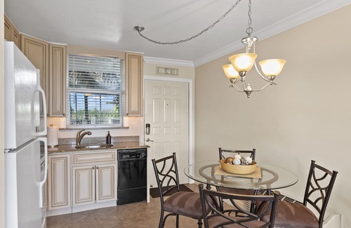 Bonita Springs Condo | Luxurious condo across the street from the beach!