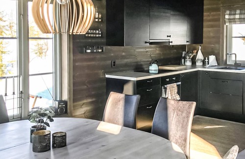 Ringerike House | Luxurious cottage in south-west position with fantastic view.