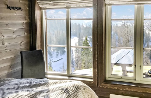 Ringerike House | Luxurious cottage in south-west position with fantastic view.