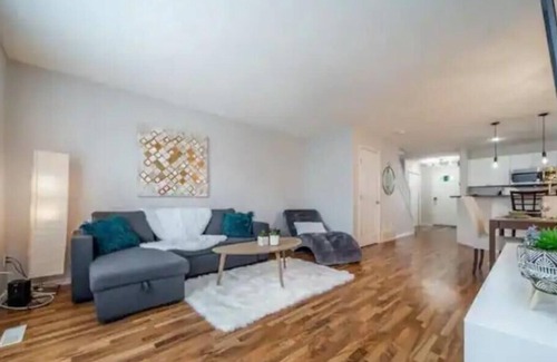 West Edmonton House | Luxurious & Cozy-5bdrm Home-Minutes to WEM-WIFI