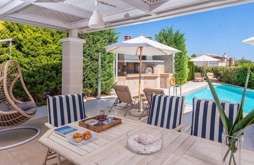 Kato Gouves Villa | Luxurious Cretan Villa with Private Pool 200m from the beach