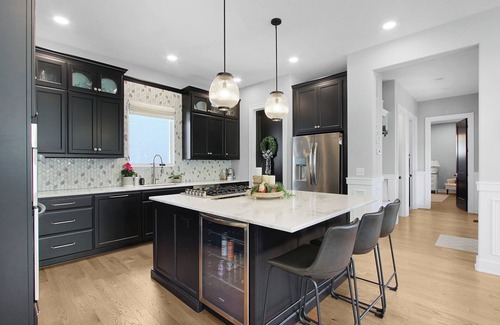 Otterbien Home House | Luxurious Custom-Built Home in Charming Lebanon, Ohio