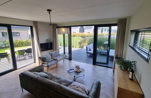 Balk House | Luxurious detached water villa with jetty